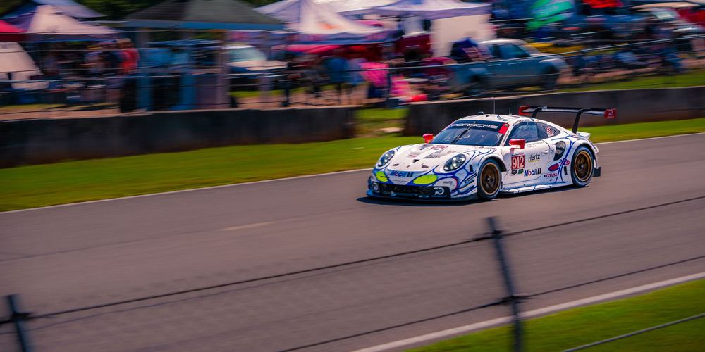 Porsche 911 RSR, Infield crowd