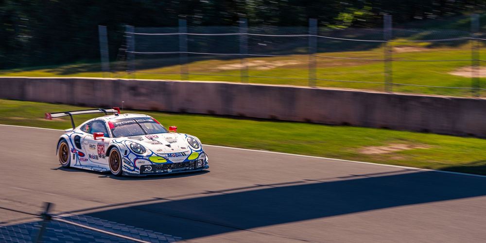 Porsche 911 RSR, Back straight